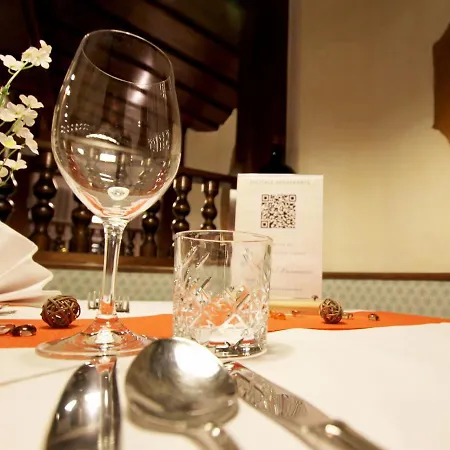 Alpenhotel Ensmann فندق